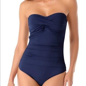 Anne Cole
Women’s Twist Front Shirred Blue One Piece Swimsuit!